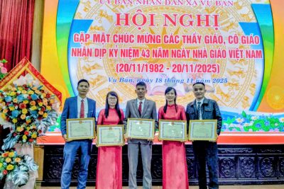 Hội nghị gặp mặt chúc mừng Ngày Nhà giáo Việt Nam 20/11